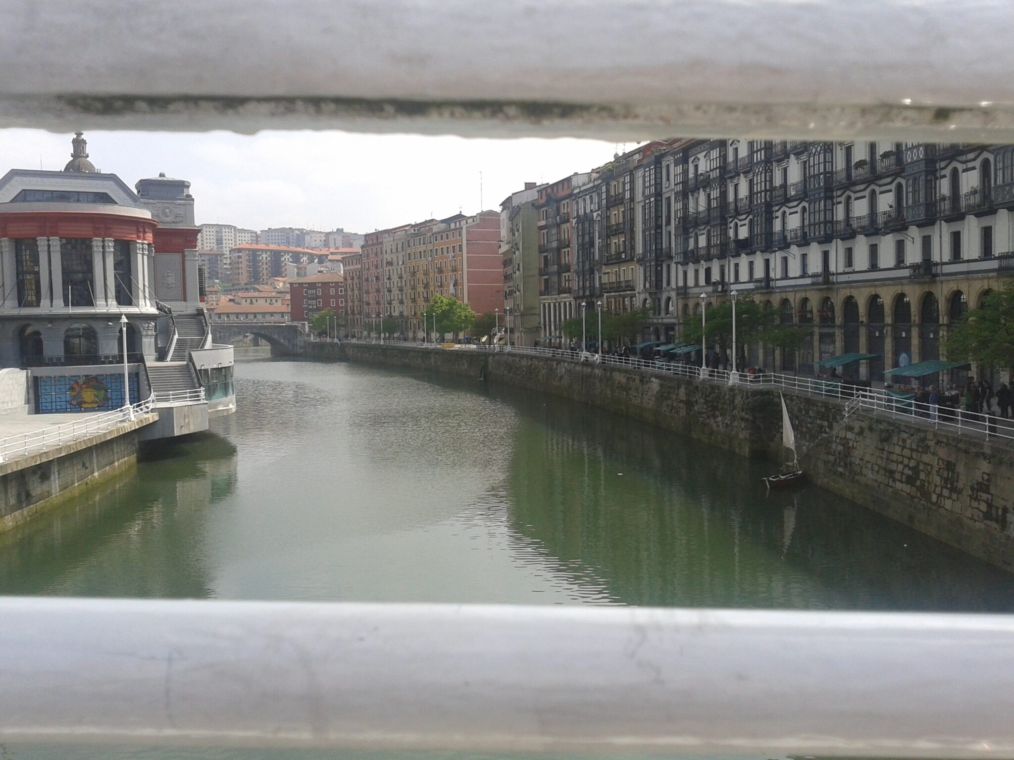 Muelle de Marzana y Ría de Bilbao