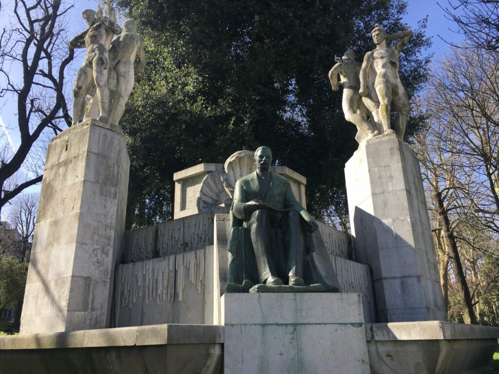 Monumento a José Tartiere