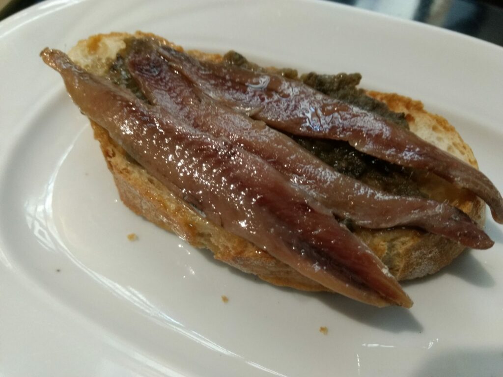 Tosta de anchoa ahumada