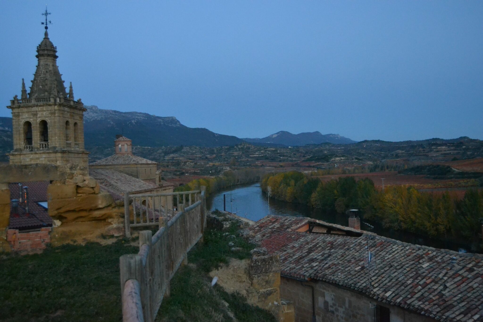 Vista de Briñas y del río Ebro