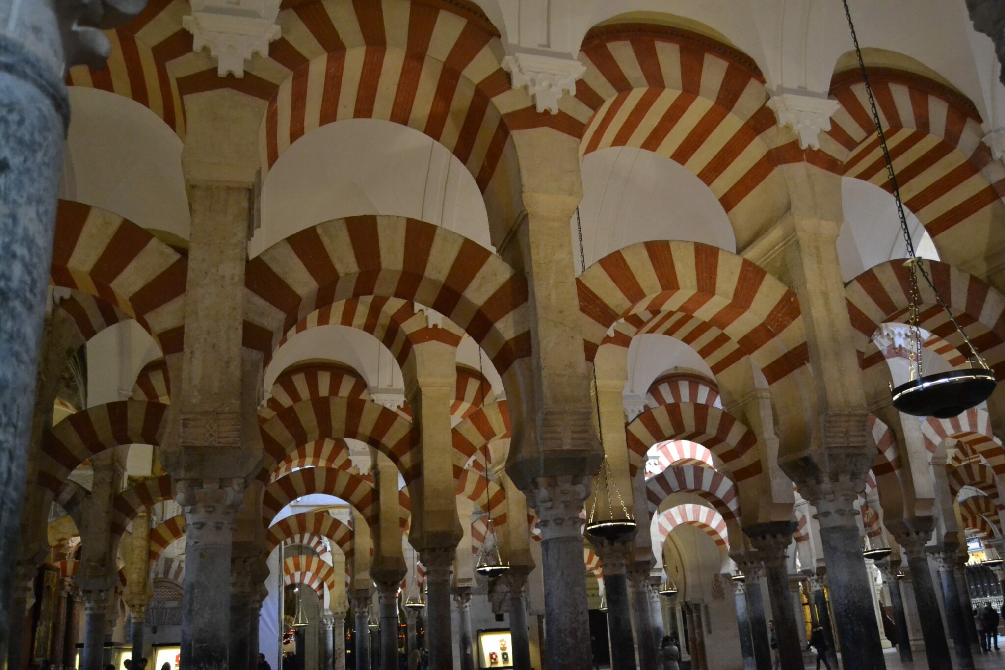 Arcadas bicolores de la Mezquita de Córdoba
