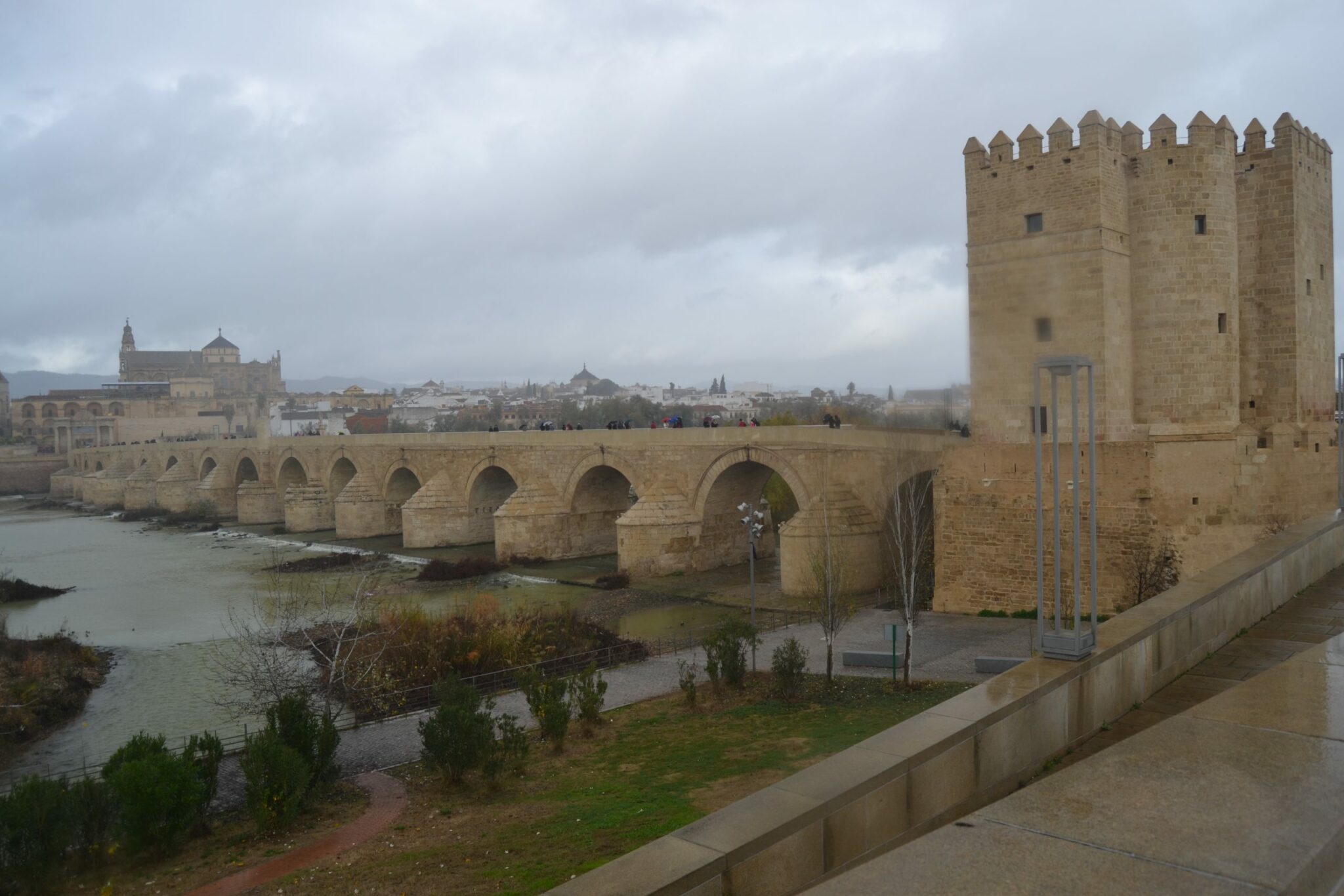 Puente Romano y Torre de Calahorra