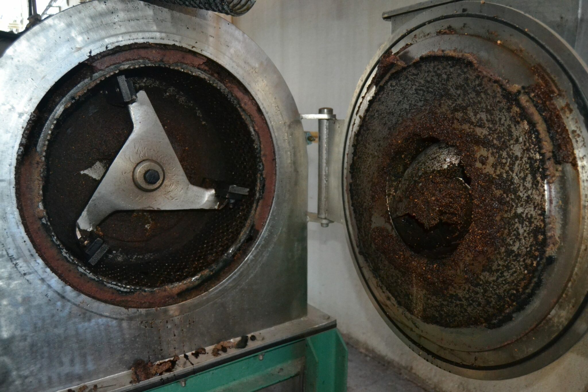 Interior de máquina de molturar aceitunas