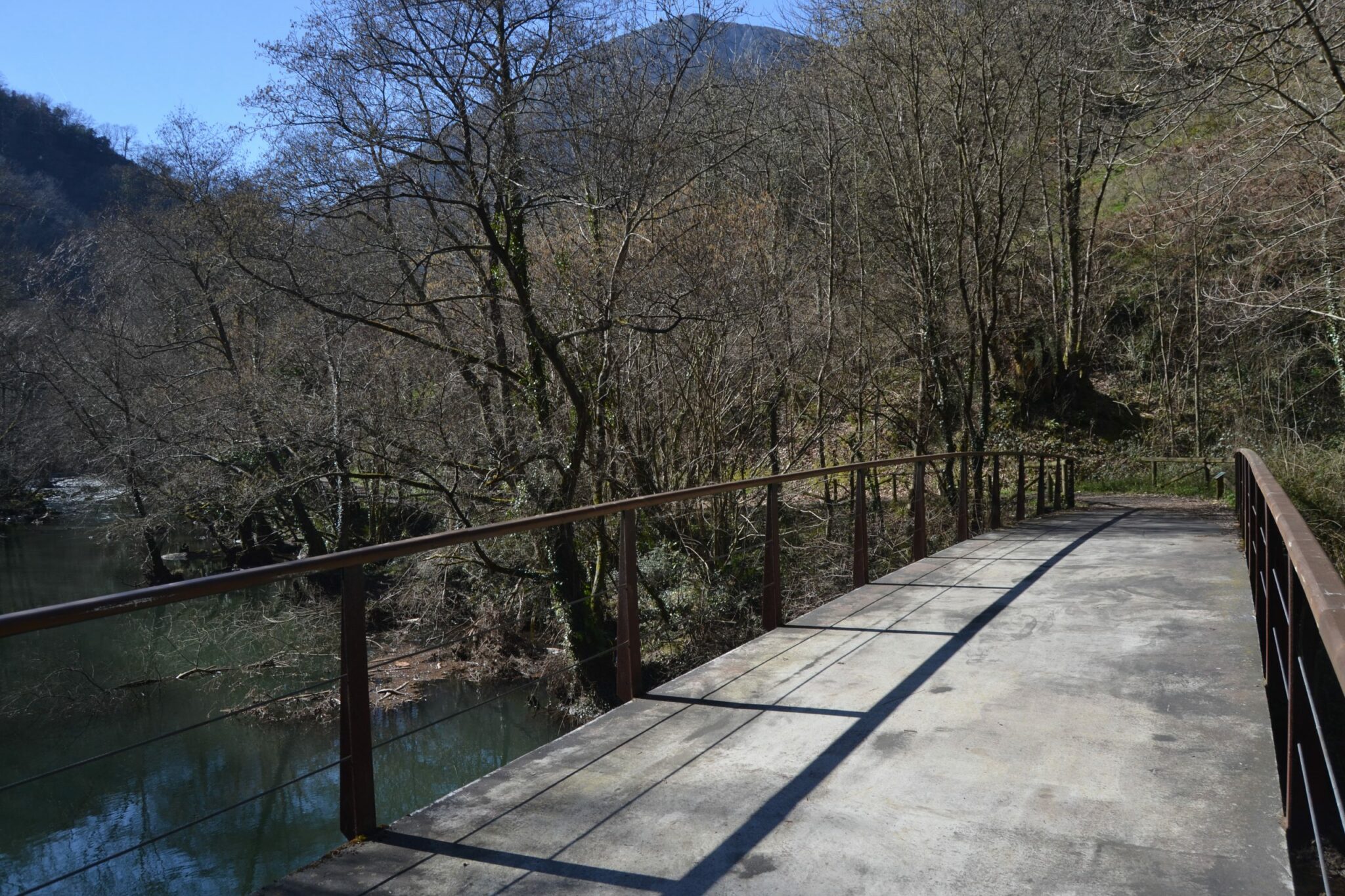 Puente sobre el Embalse de Horniella