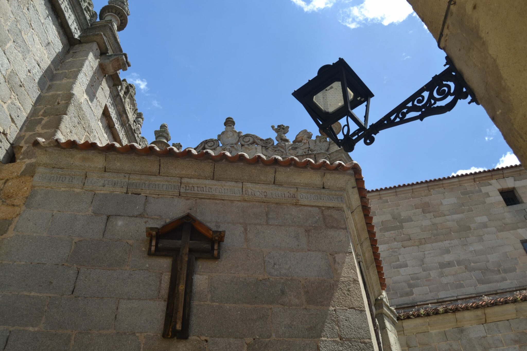 La Cruz Vieja de la Calle de la vida y de la muerte de Ávila