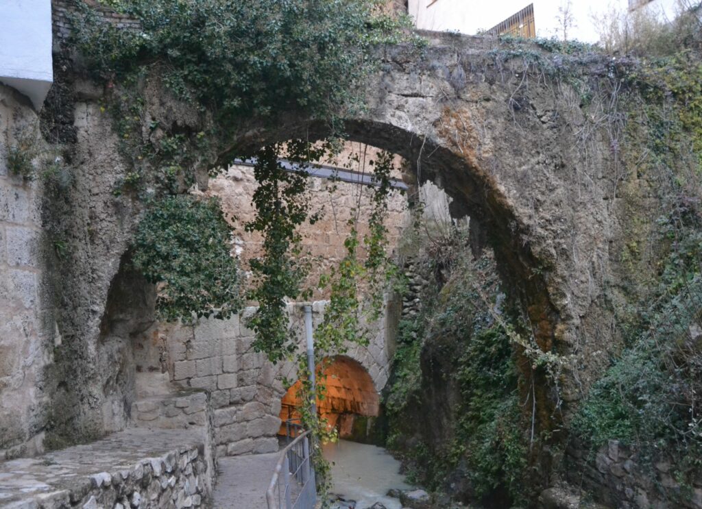 Bóveda del río Cerezuelo