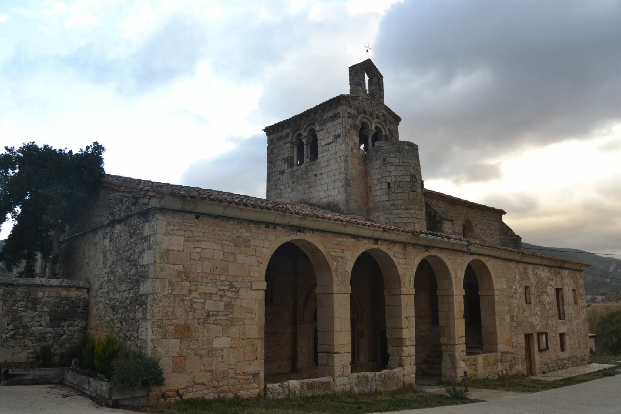 Iglesia de San Miguel en Valdenoceda