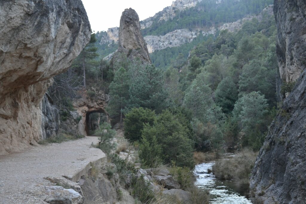 Túnel de la Ruta por las pasarelas del Parrizal de Beceite