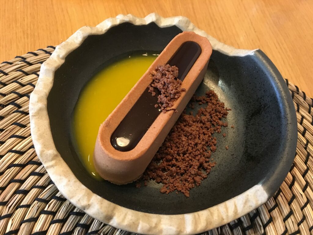 Chocolate con avellana y mango