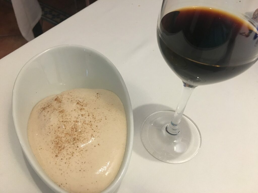 Natillas heladas y vino de Jerez Pedro Ximenex Romate