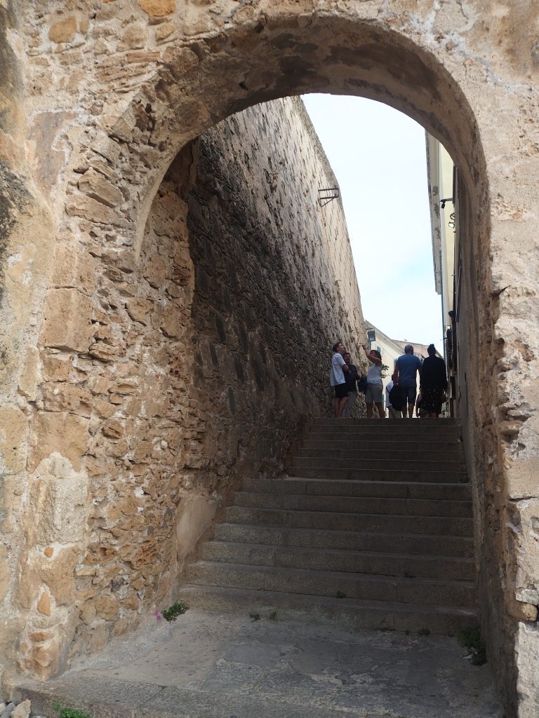 Puerta de la muralla de Alghero