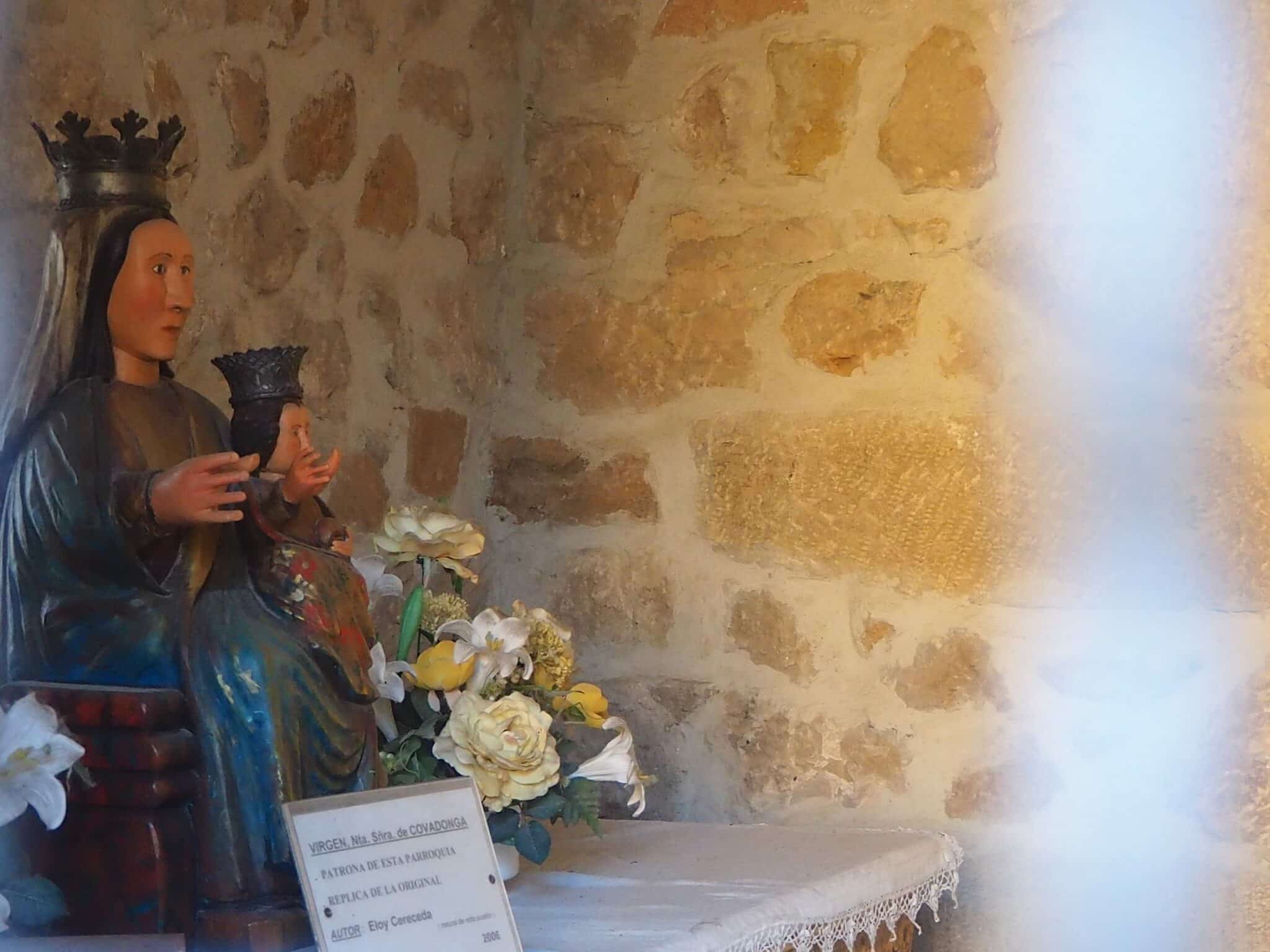 Réplica de la talla de la Virgen de Covadonga de Cillaperlata