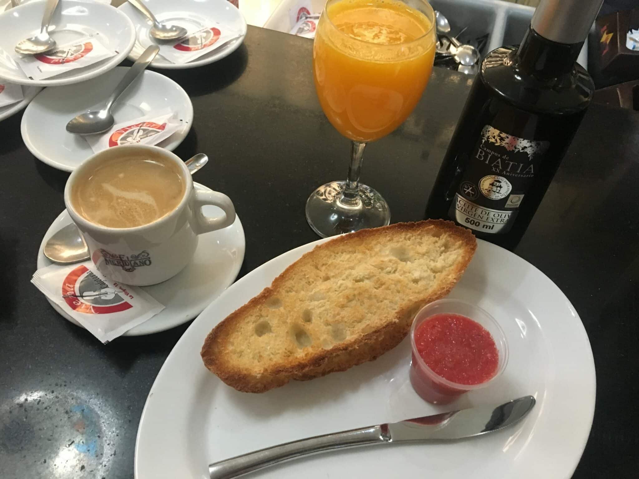 Desayuno en el Bar Cafetería Viena